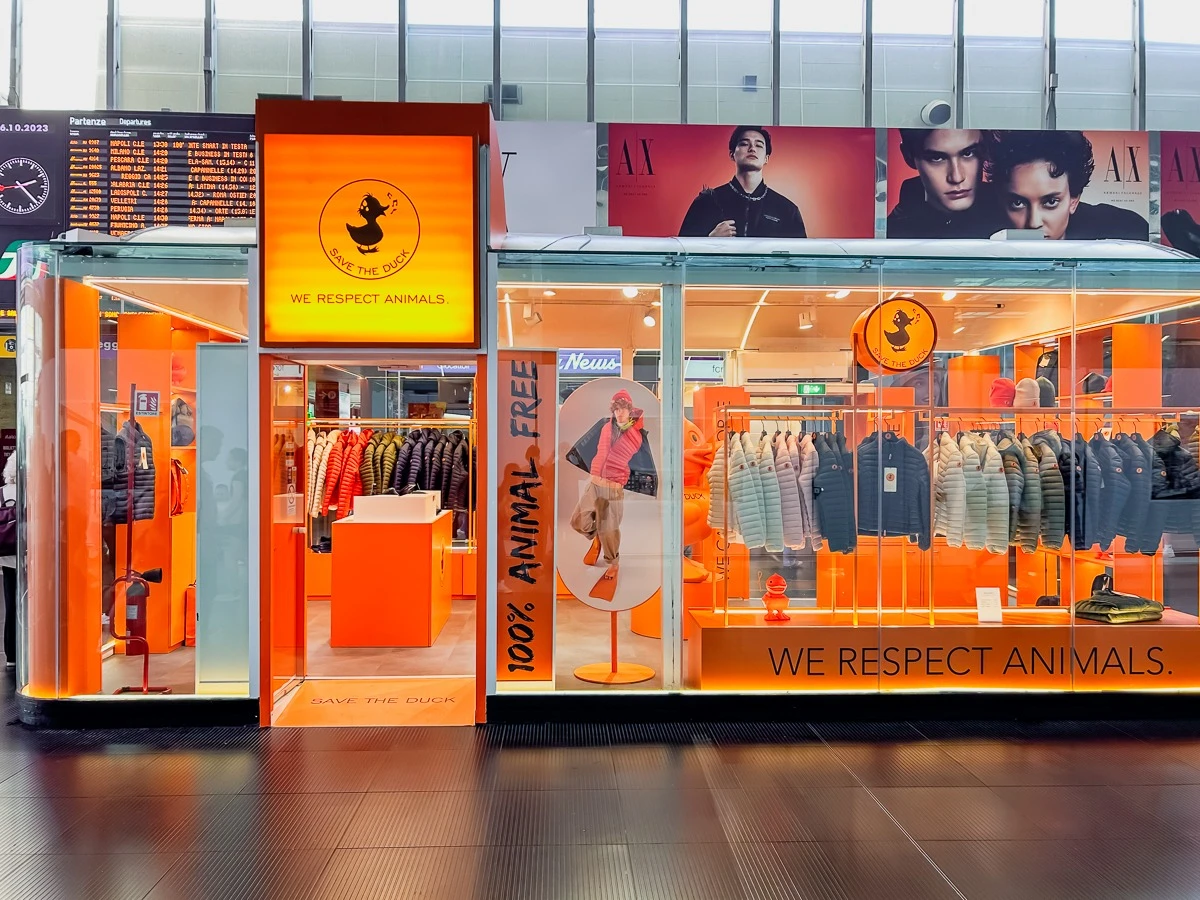 Save The Duck torna a Roma Termini e Milano Centrale!