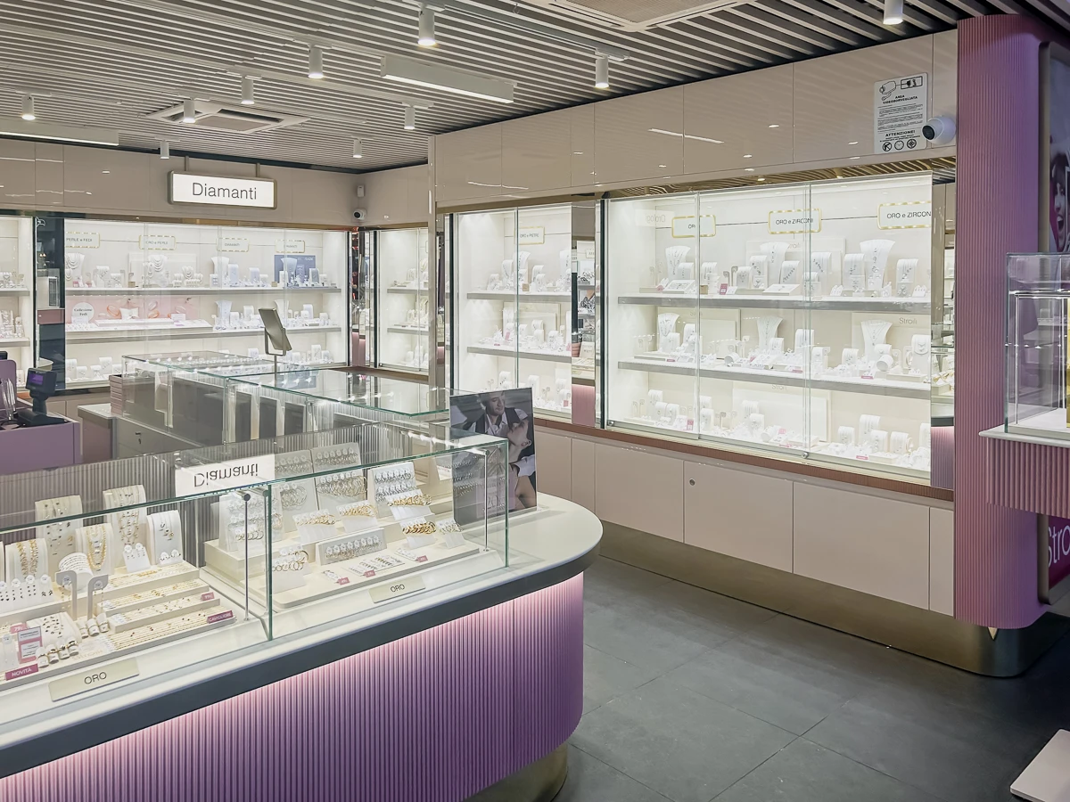 Stroili illumina Torino Porta Nuova e Roma Termini!